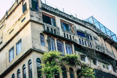 Varanasi Hindistan Kasım 8,2018 bina cephe görünümü bulunan Varanasi ghats öğleden sonra Ganj Nehri ön