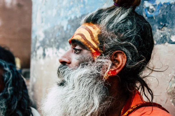 Varanasi Inde Novembre 2018 Vue Saint Sadhu Inconnu Assis Fumant — Photo