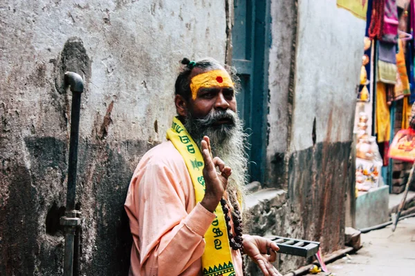 Varanasi India Noviembre 2018 Vista Sadhu Sentado Las Calles Varanasi —  Fotos de Stock