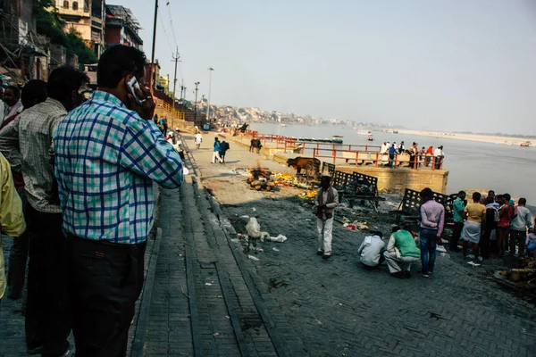Varanasi Hindistan Kasım 2018 Görüntülemek Harishchandra Ghat Önünde Bilinmeyen Bir — Stok fotoğraf