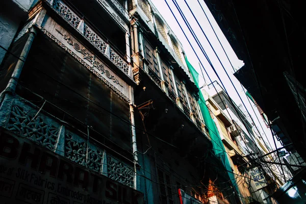 Varanasi Índia Novembro 2018 Vista Rua Estreita Tradicional Cidade Velha — Fotografia de Stock