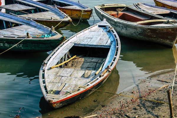 Varanasi India Noviembre 2018 Vista Barcos Indios Estacionados Río Ganga — Foto de Stock