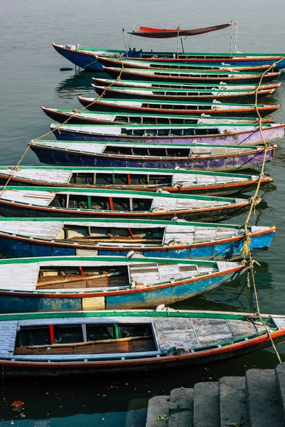 Βαρανάσι Ινδία Νοεμβρίου 2018 Θέα Του Ινδικού Σκάφη Σταθμεύουν Στον — Φωτογραφία Αρχείου