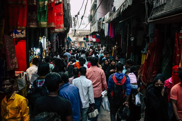 Varanasi India Noviembre 2018 Vista Gente Desconocida Caminando Bazar Distrito — Foto de Stock