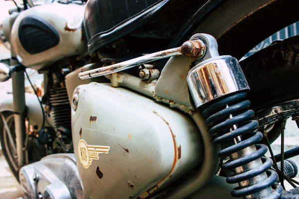 Varanasi India November 2018 Closeup Old Royal Enfield Motorcycle Parked — Stock Photo, Image