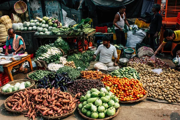 Varanasi India November 2018 Bekijken Van Onbekende Indiase Verkoper Markt — Stockfoto