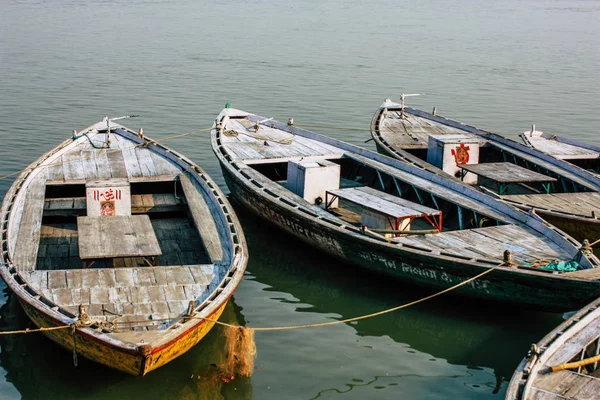 Βαρανάσι Ινδία Νοεμβρίου 2018 Θέα Του Ινδικού Σκάφη Σταθμεύουν Στον — Φωτογραφία Αρχείου