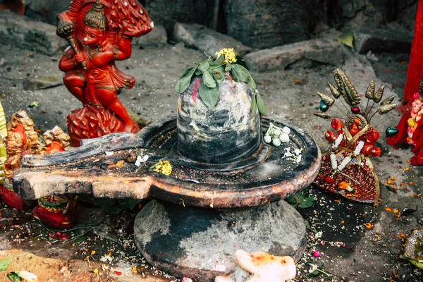 Varanasi India November 2018 Kloseup Shiva Tempel Assi Ghat Morgenen – stockfoto