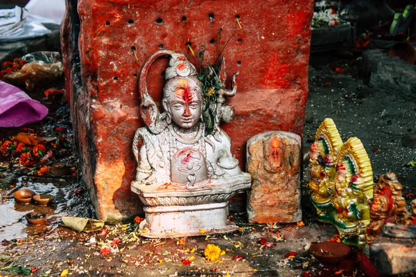 Varanasi India November 2018 Kloseup Shiva Tempel Assi Ghat Morgenen – stockfoto