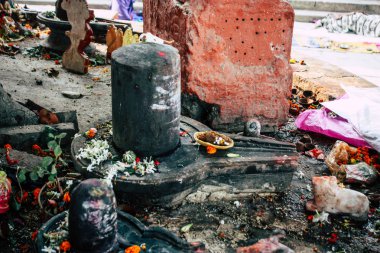 Varanasi Hindistan 11 Kasım 2018 Closeup titreme tapınak bulunan Assi ghat sabah