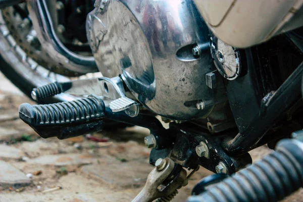 Varanasi India November 2018 Closeup Classic Royal Enfield Motorcycle Parked — Stock Photo, Image