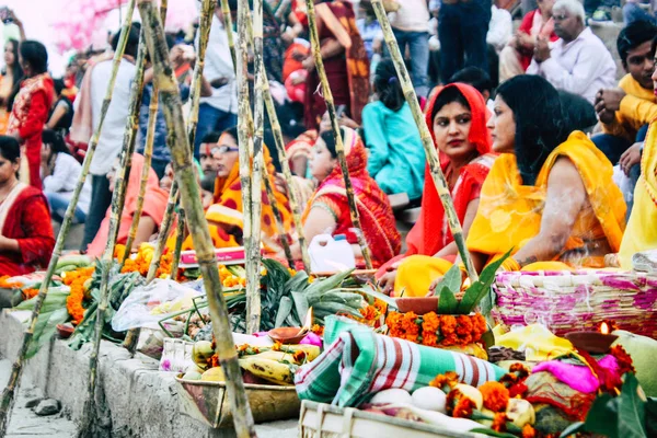 Varanasi India Noviembre 2018 Vista Las Incógnitas Indios Atentos Celebrando — Foto de Stock