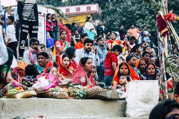 Varanasi Indie Listopada 2018 Widok Niewiadomych Indian Ludzi Attenting Docenianie — Zdjęcie stockowe