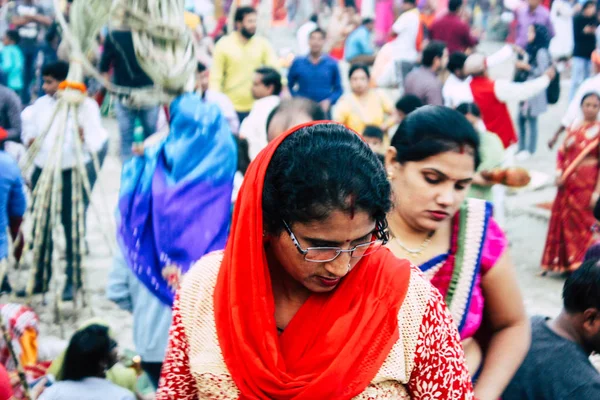 Varanasi Inde Novembre 2018 Vue Inconnus Indiens Attentifs Célébrant Dev — Photo