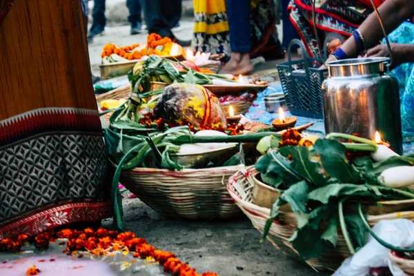 Varanasi India November 2018 Ban Kilátás Ismeretlen Indiánok Emberek Attenting — Stock Fotó