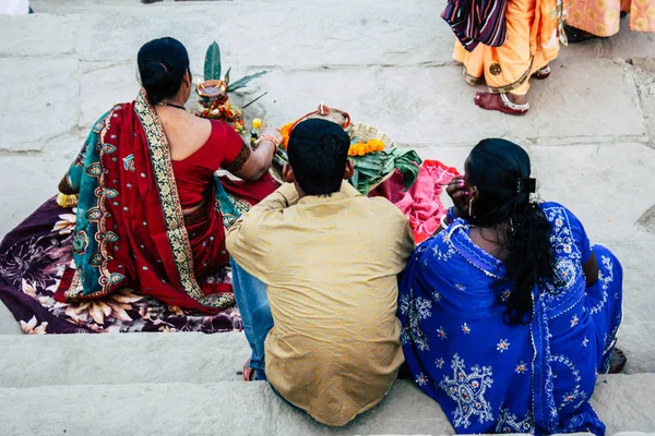 Varanasi India November 2018 Weergave Van Onbekenden Indianen Mensen Bijwonen — Stockfoto