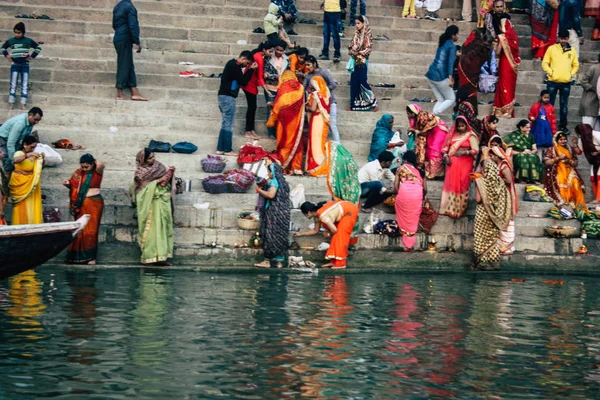 Varanasi India Noviembre 2018 Vista Los Indios Desconocidos Que Asisten — Foto de Stock