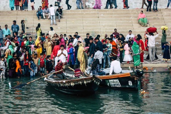 Varanasi India Noviembre 2018 Vista Los Indios Desconocidos Que Asisten — Foto de Stock