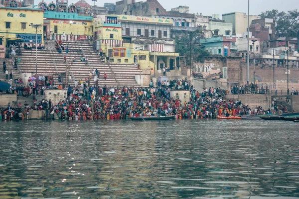 Варанаси Индия Ноября 2018 Вид Неизвестных Индийцы Посещающие Празднующие Дев — стоковое фото