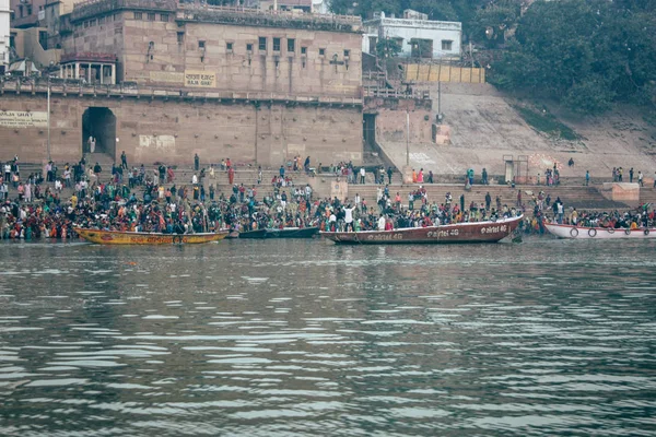 Varanasi Indien November 2018 Udsigt Ukendte Indianere Mennesker Deltager Fejrer - Stock-foto