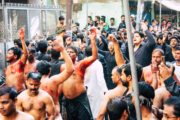 Varanasi Hindistan Kasım 2018 Bilinmeyenli Şii Müslümanlar Görünümünü Kullanın Zincirleri — Stok fotoğraf