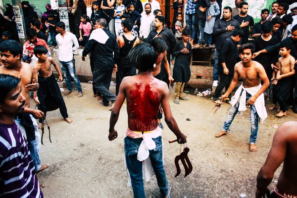 Varanasi Hindistan Kasım 2018 Bilinmeyenli Şii Müslümanlar Görünümünü Kullanın Zincirleri — Stok fotoğraf