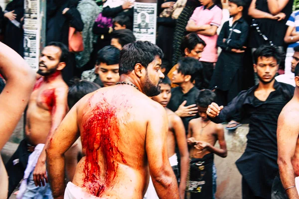 Varanasi Hindistan Kasım 2018 Bilinmeyenli Şii Müslümanlar Görünümünü Kullanın Zincirleri — Stok fotoğraf