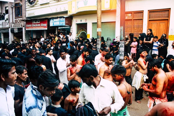 Varanasi Hindistan Kasım 2018 Bilinmeyenli Şii Müslümanlar Görünümünü Kullanın Zincirleri — Stok fotoğraf