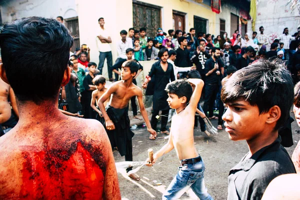 Varanasi Hindistan Kasım 2018 Bilinmeyenli Şii Müslümanlar Görünümünü Kullanın Zincirleri — Stok fotoğraf