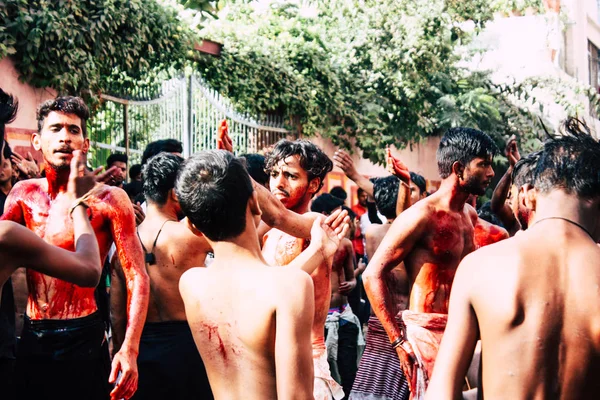 Varanasi Hindistan Kasım 2018 Bilinmeyenli Şii Müslümanlar Görünümünü Kullanın Zincirleri — Stok fotoğraf