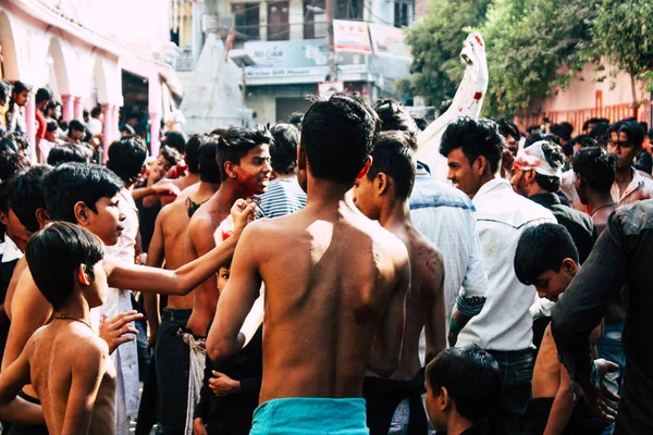 Varanasi Indie Listopada 2018 Widoku Niewiadomych Szyickich Muzułmanów Używać Łańcuchów — Zdjęcie stockowe