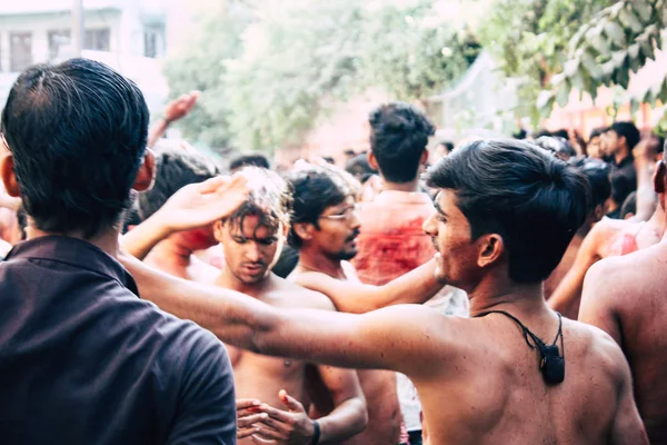 Varanasi Hindistan Kasım 2018 Bilinmeyenli Şii Müslümanlar Görünümünü Kullanın Zincirleri — Stok fotoğraf