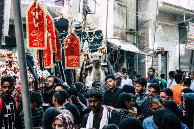 Varanasi Hindistan 17 Kasım 2018 bilinmeyenli Şii Müslümanlar görünümünü Aşure anmalar Varanasi Arap bölgesi içinde bir parçası olarak bir alay katılın