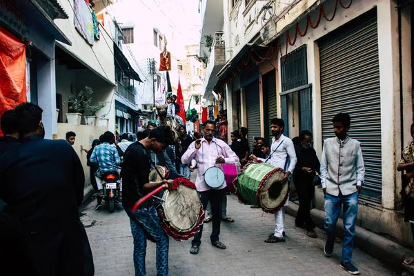 Varanasi Indie Listopada 2018 Widok Niewiadomych Muzycy Grający Procesji Ramach — Zdjęcie stockowe