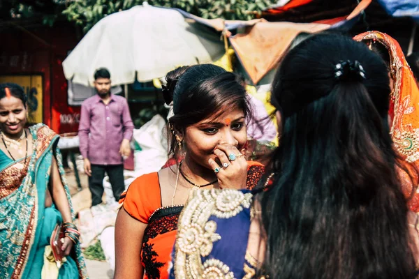 Varanasi Índia Novembro 2018 Vista Povo Indiano Desconhecido Indo Casamento — Fotografia de Stock