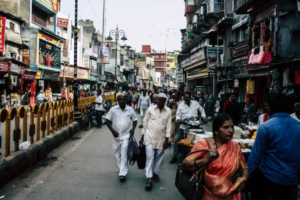 Varanasi Indiach Listopada 2018 Widok Niewiadomych Indian Ludzi Udających Się — Zdjęcie stockowe