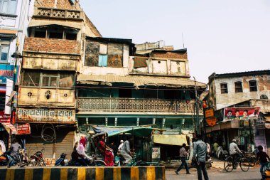 Varanasi Hindistan 11 Kasım 2018 cephe sokaklarda Varanasi öğleden sonra binaların görünümünü