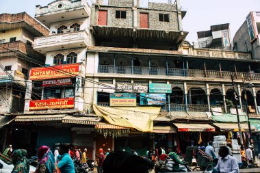 Varanasi Hindistan 11 Kasım 2018 cephe sokaklarda Varanasi öğleden sonra binaların görünümünü