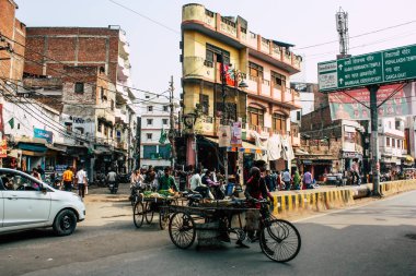 Varanasi Hindistan 11 Kasım 2018 cephe sokaklarda Varanasi öğleden sonra binaların görünümünü