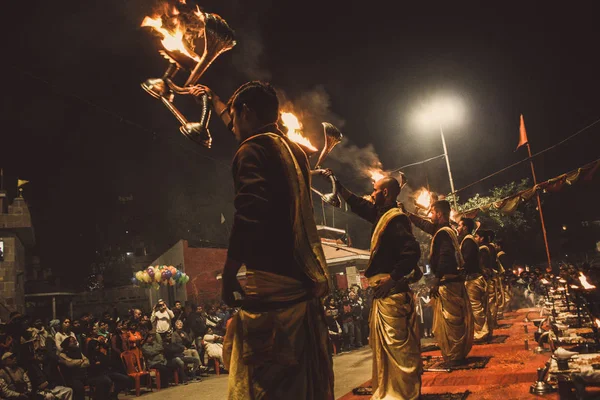 Varanasi Hindistan Kasım 2018 Assi Ghat Gece Ganga Aarti Törende — Stok fotoğraf