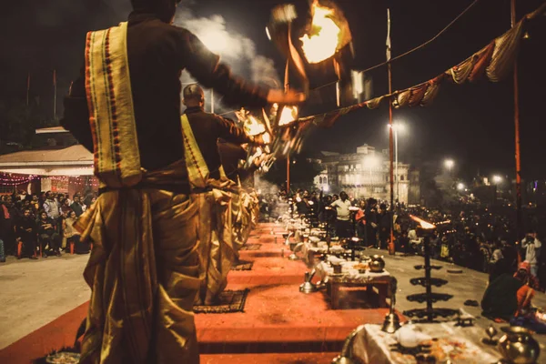 Varanasi Indie Listopada 2018 Widok Uroczystości Kultura Assi Ghat Nocy — Zdjęcie stockowe