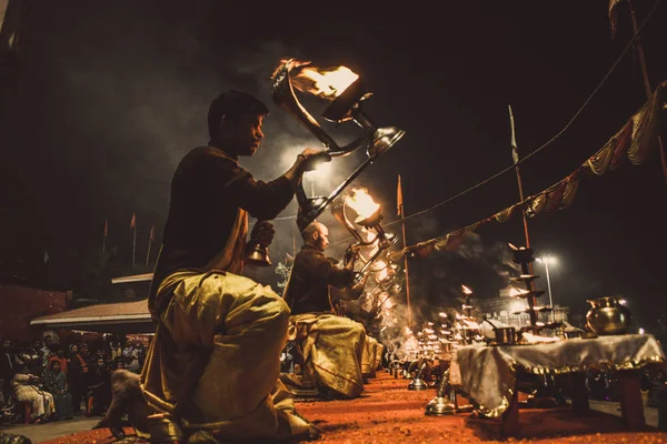 瓦拉纳西印度2018年11月14日晚上在阿西加特举行的甘加 阿蒂仪式 — 图库照片