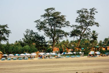 Arambol Goa Hindistan 24 Kasım 2018 geleneksel restoran shack görünümünü öğleden sonra Arambol beach üzerinde