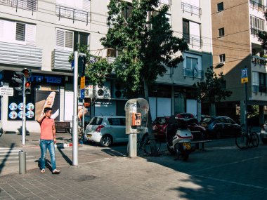 Tel Aviv İsrail 23 Kasım 2018 bilinmeyen İsrail halkının öğleden sonra Tel Aviv sokaklarında yürüyüş görünümü