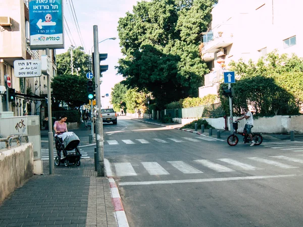 Tel Aviv Izrael Listopada 2018 Widok Nieznanych Ludzi Izraela Chodzenie — Zdjęcie stockowe