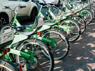 Tel Aviv İsrail 03 Aralık 2018 görünümü Bisiklet Park Tel Aviv sokaklarında sabah