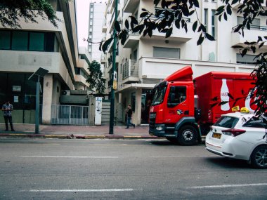 Tel Aviv İsrail 21 Aralık 2018 Tel Aviv sokaklarında öğleden sonra haddeleme geleneksel İsrail taksi görünümünü