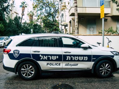 Tel Aviv İsrail 21 Aralık 2018 İsrail polis arabası görünümünü öğleden sonra Tel Aviv sokakta park