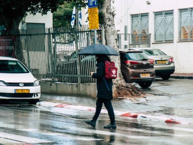 Tel Aviv İsrail 17 Ocak 2019 bilinmeyenli İsrail halkının öğleden sonra Tel Aviv sokaklarında yürüyüş görünümü