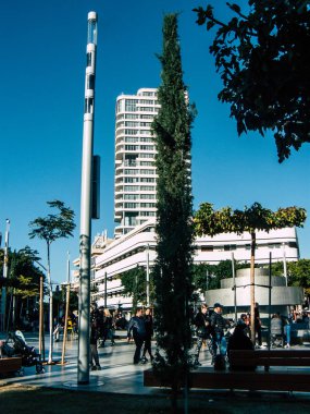 Tel Aviv İsrail 17 Ocak 2019 bilinmeyenli İsrail halkının öğleden sonra Tel Aviv sokaklarında yürüyüş görünümü